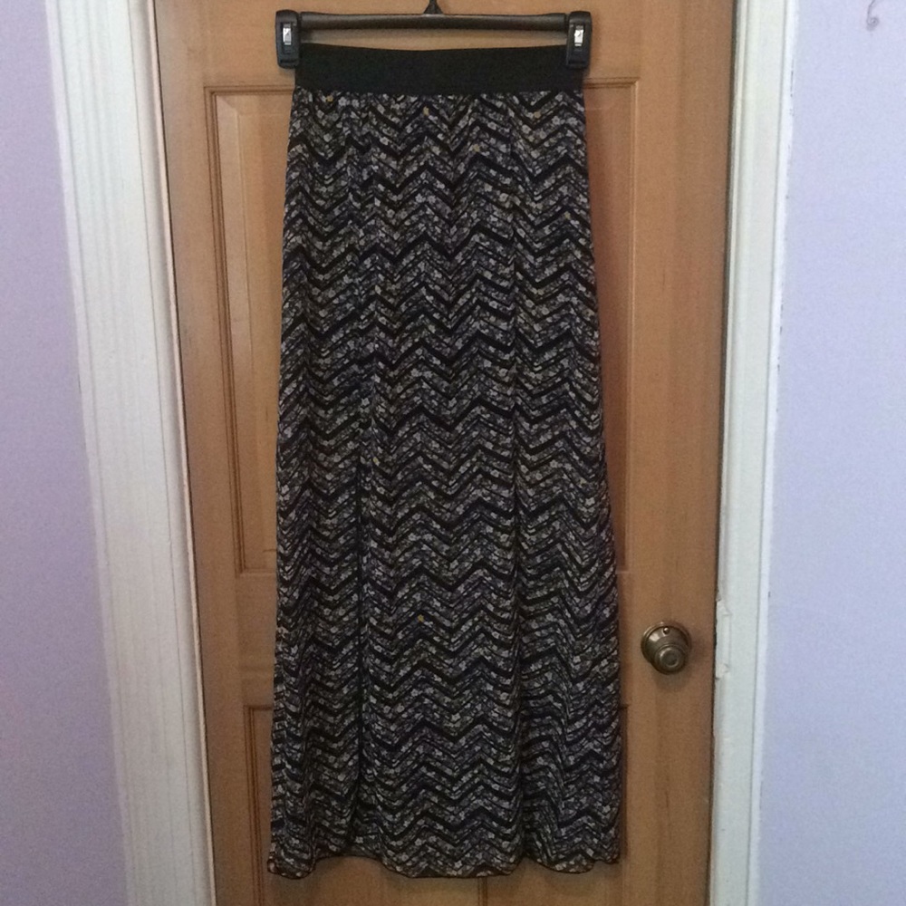 Flowy maxi skirt